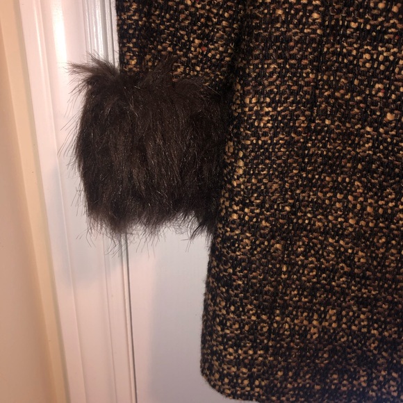 Chic Tweed Teddy Jacket with Faux Fur Trim - Picture 3 of 5